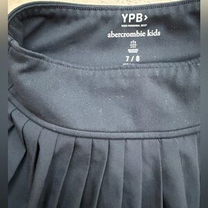Abercrombie Kids Tennis Skirt size 7/8